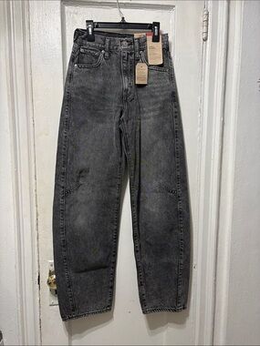 Levi's Women's Relaxed Black Cinch Barrel Wash Jeans
